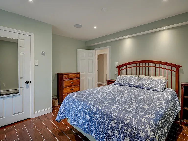 30 Middle Shore Dr — Photo 19