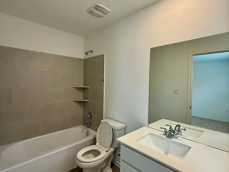 106 Camargue Dr — Photo 14