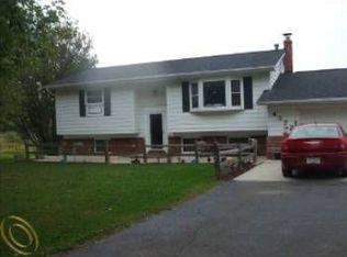 4372 Dauncy Rd, Flat Rock, MI 48134