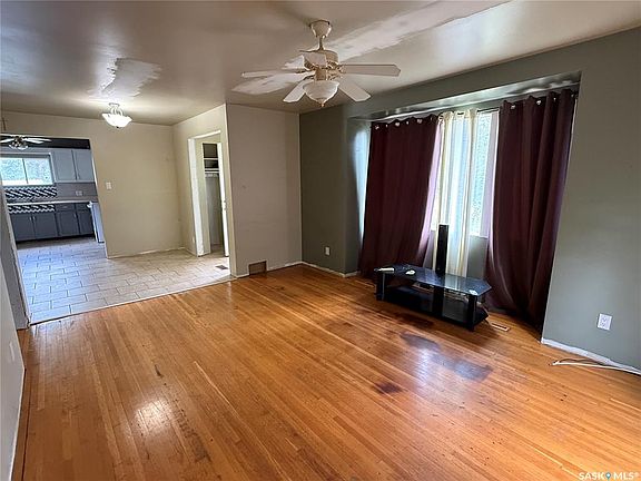 4th image of 11 Bison STREET