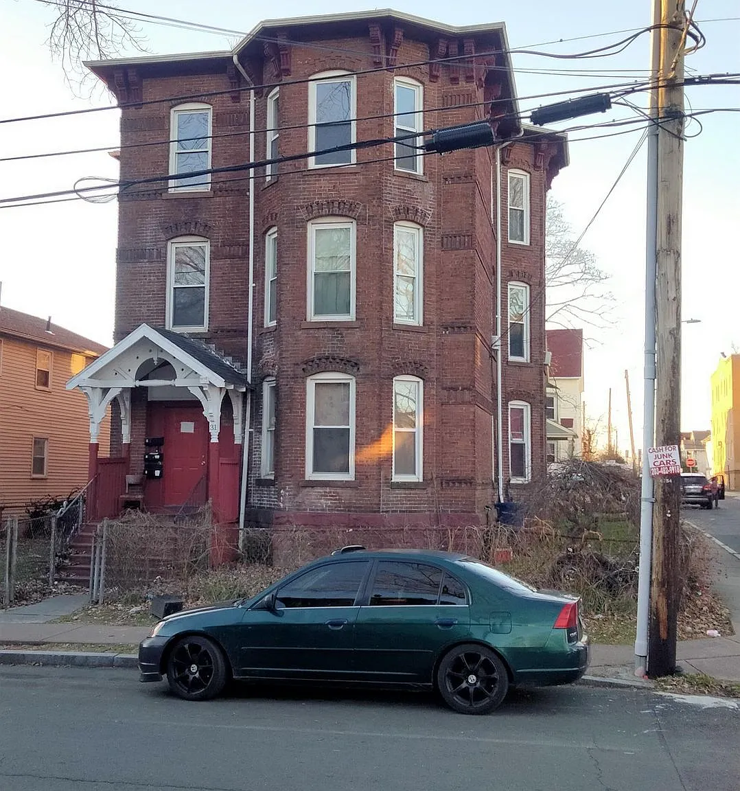 31 East Street — Photo 1