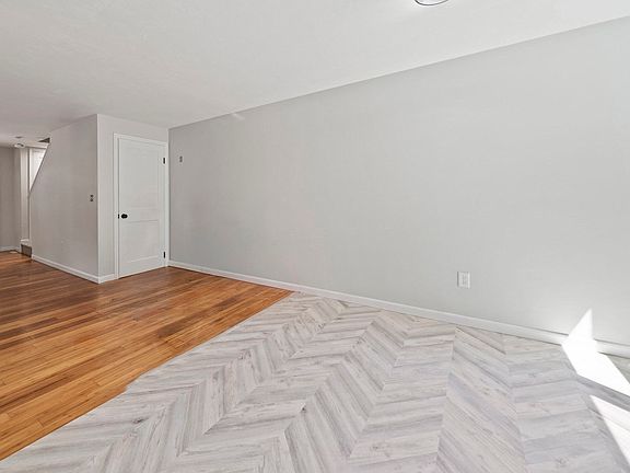 5th image of 30 Lawn St Unit 30