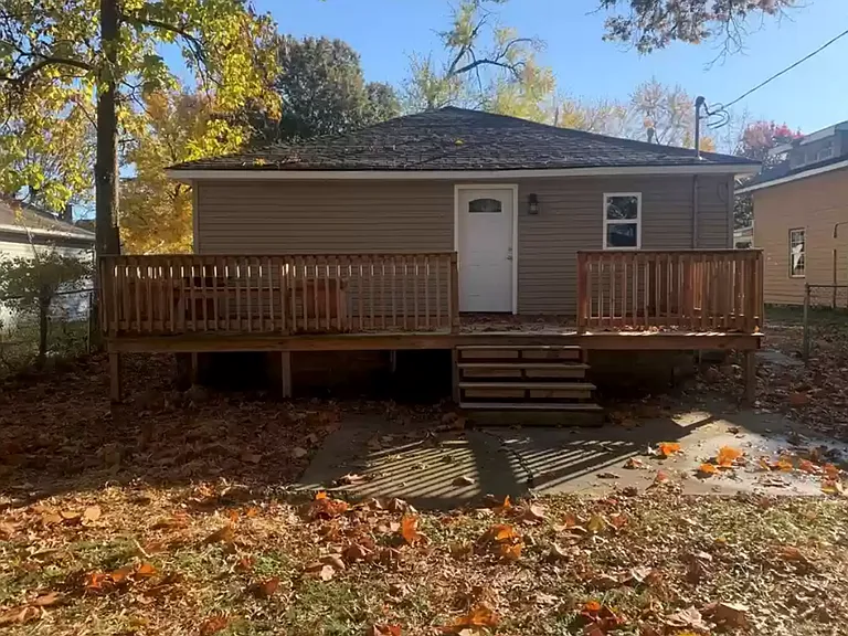 308 S Elm St — Photo 6