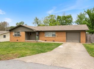 1208 NW 2nd St, Bentonville, AR 72712