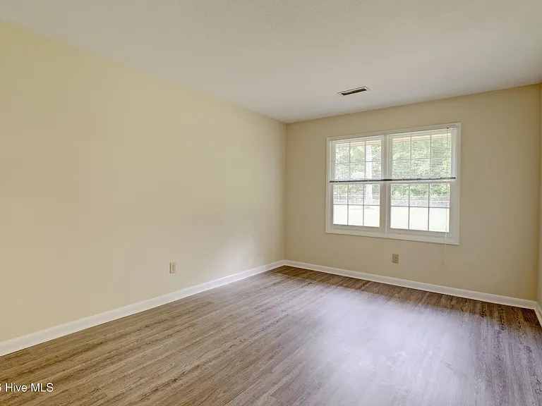 4010 Lake Ave — Photo 6