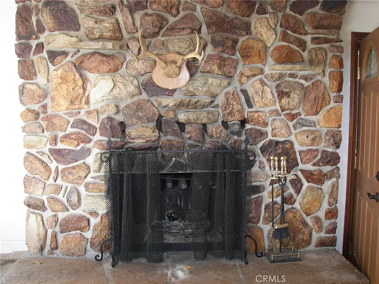 21636 Sawpit Canyon Rd — Photo 35