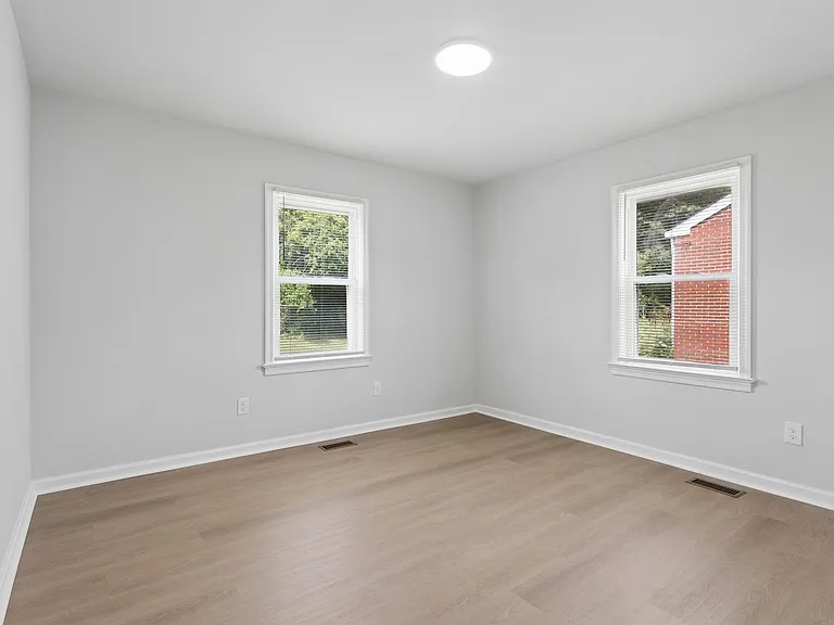1815 Canterbury Rd — Photo 17