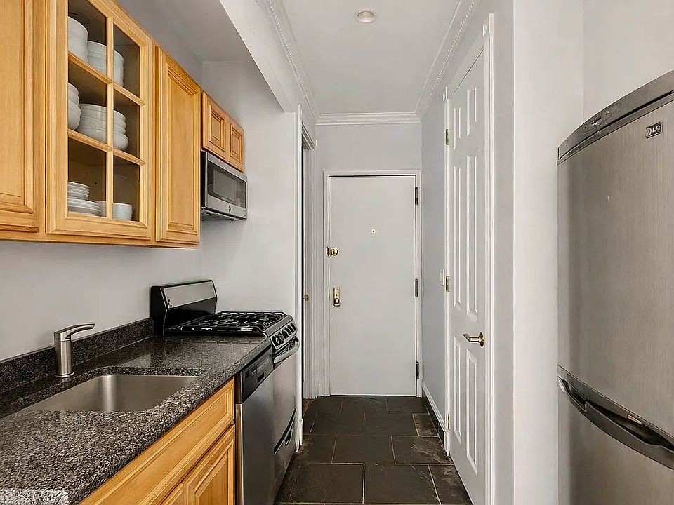 1st image of 120 Christopher St APT 10A