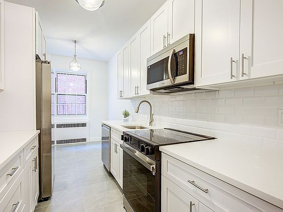 2nd image of 77-12-35 Avenue B34