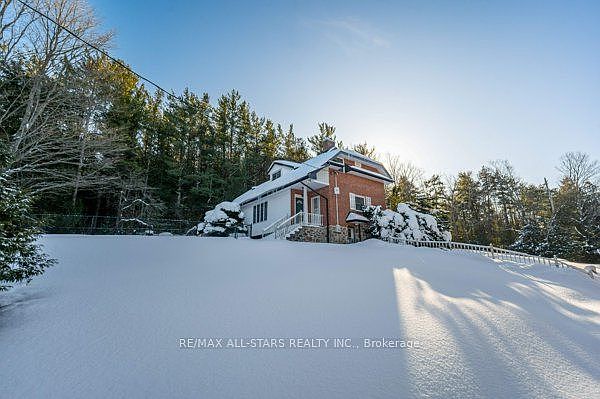 1st image of 421 Hayes Line