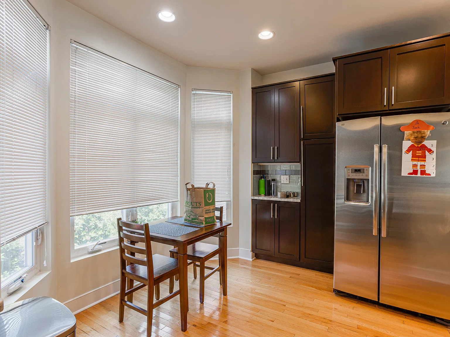 3 bed, 2.5 bath, 1750 sqft, $4,100 — Photo 2