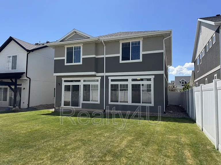 138 E Crown Point Dr — Photo 20