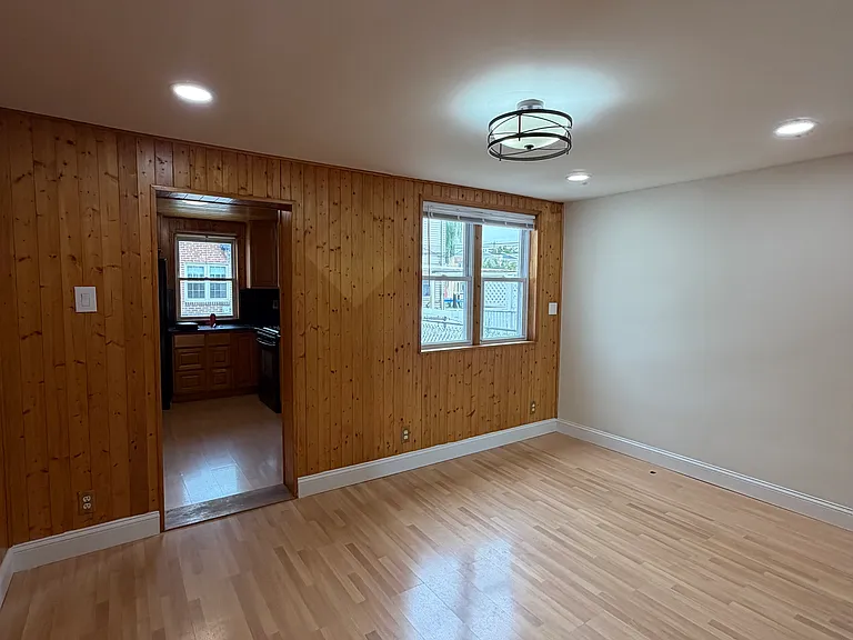 3588 Belgrade St — Photo 14