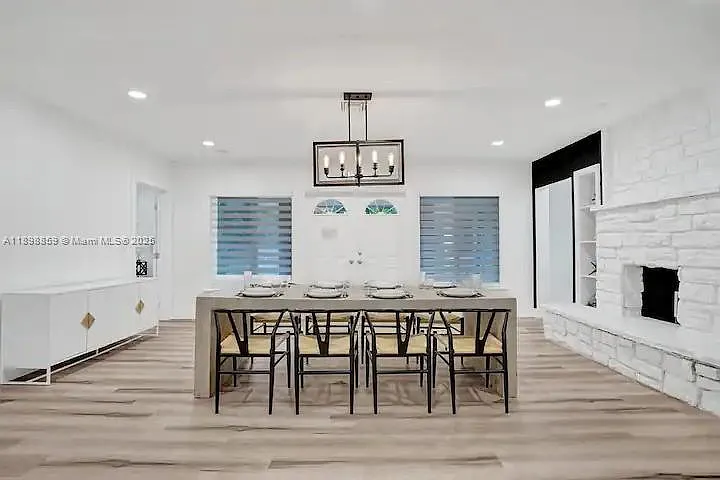2100 SW 28th Way — Photo 7