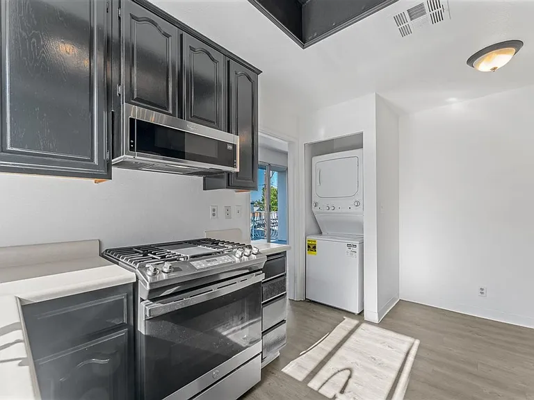 1175 E. Ocean Blvd — Photo 9