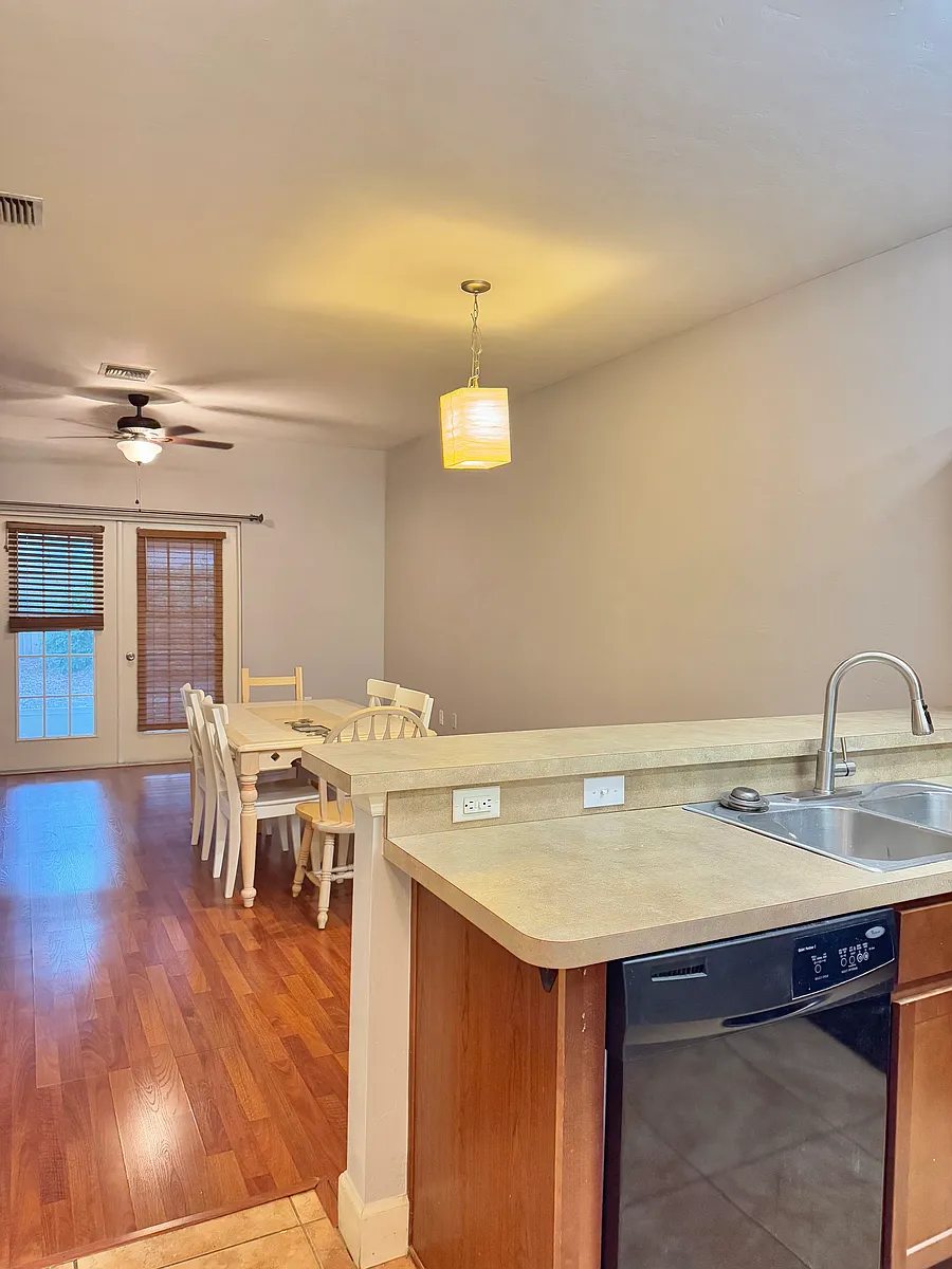 Building Photo - 2951 SW 35th Pl #144