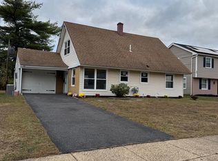 11 Buxmont Ln, Willingboro, NJ 08046