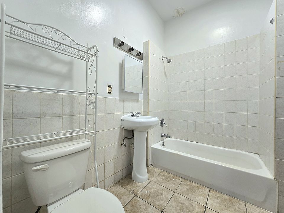2nd image of 213 W 3rd St APT 1