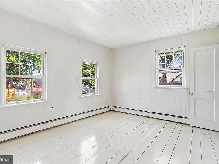 7015 Riverview Ave — Photo 8