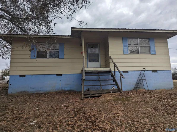 83 McGuffie Dr, Ragland, AL 35131