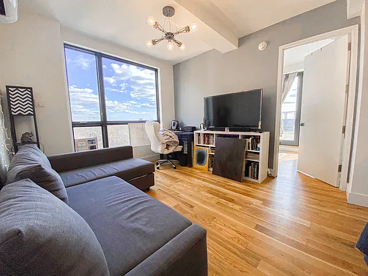 Rented by City Vista Inc | media 5