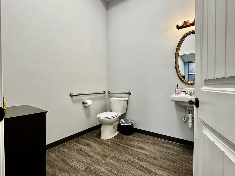 266 S Jefferson Ave #B — Photo 9