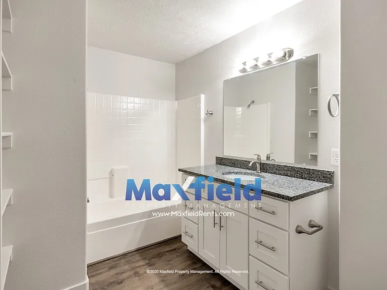 2737 E 750 N #1 — Photo 8