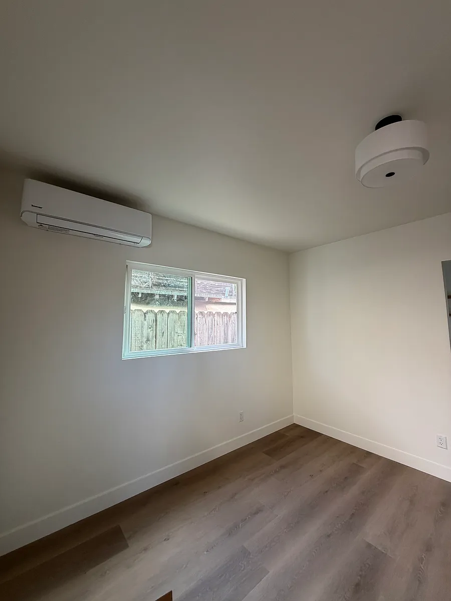 Building Photo - 2122 J St #1/2