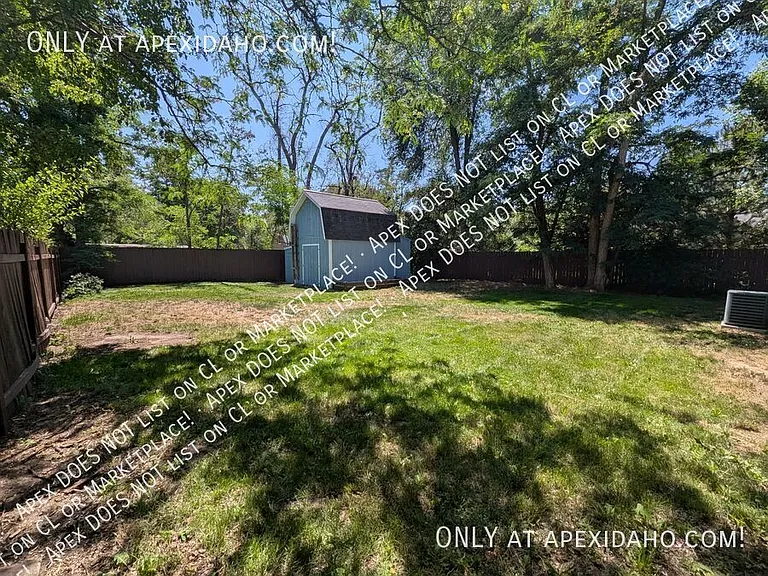 1323 W Howard St — Photo 10