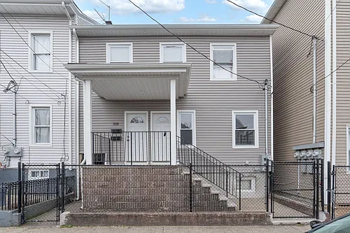 518 Summer St #2 Photo 1
