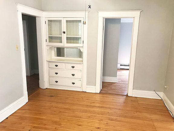 4th image of 1240 E Washington St APT 1