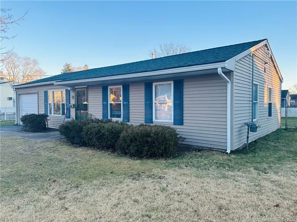 22 Manwaring Road, Norwich, CT 06360