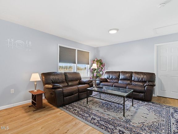 5th image of 83 Mott Road