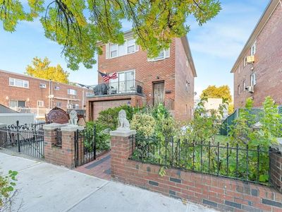 932 Throggmorton Avenue, Bronx, NY, 10465