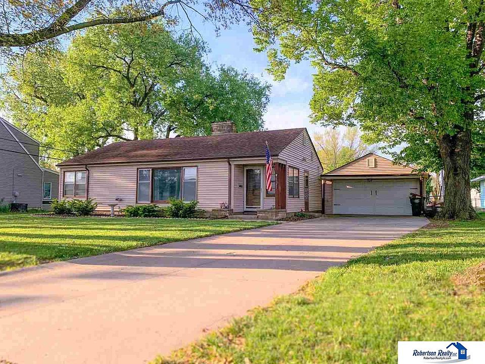 2109 Market St Beatrice NE 68310 Zillow