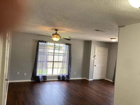 2112 N Austin Ave #1, Pearland, TX 77581