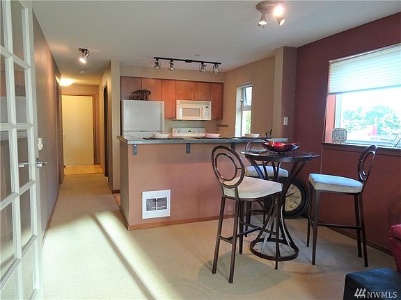 4th image of 12334 31st Ave NE APT 201