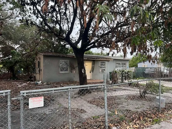 18020 NW 2nd Pl, Miami Gardens, FL 33169