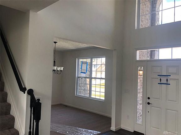 3rd image of 2025 Silver Linden Dr
