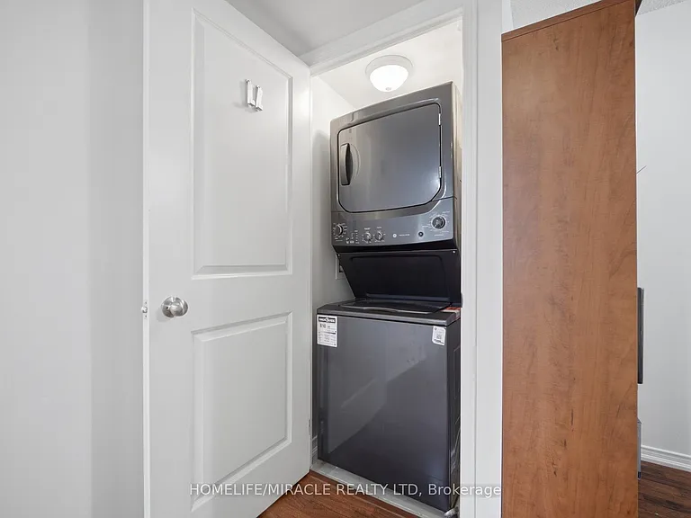 8 Rosebank Dr #8 — Photo 34