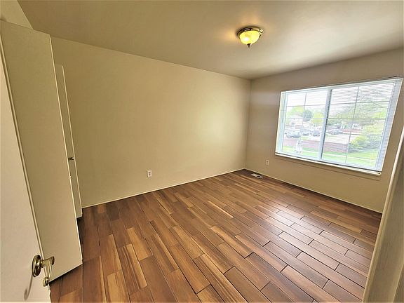 5th image of 1160 Catalpa Dr APT 205