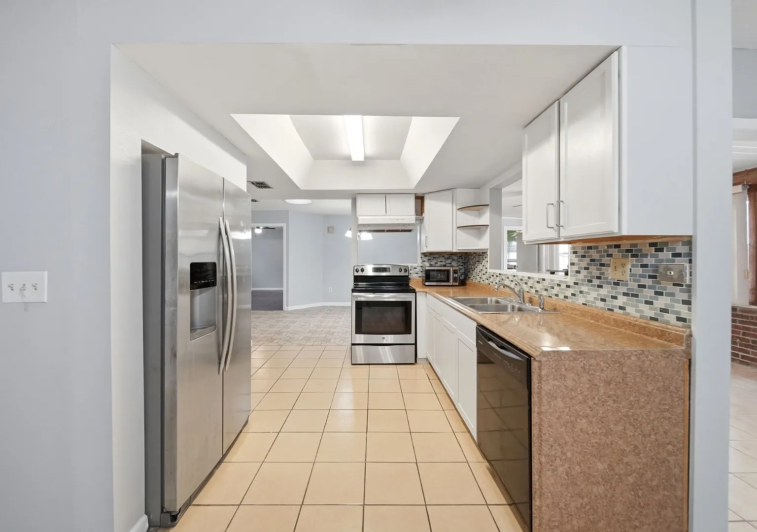 8334 Crosswicks Dr — Photo 3