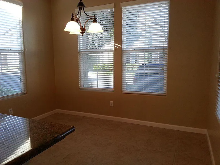 874 Joliet Ln — Photo 6
