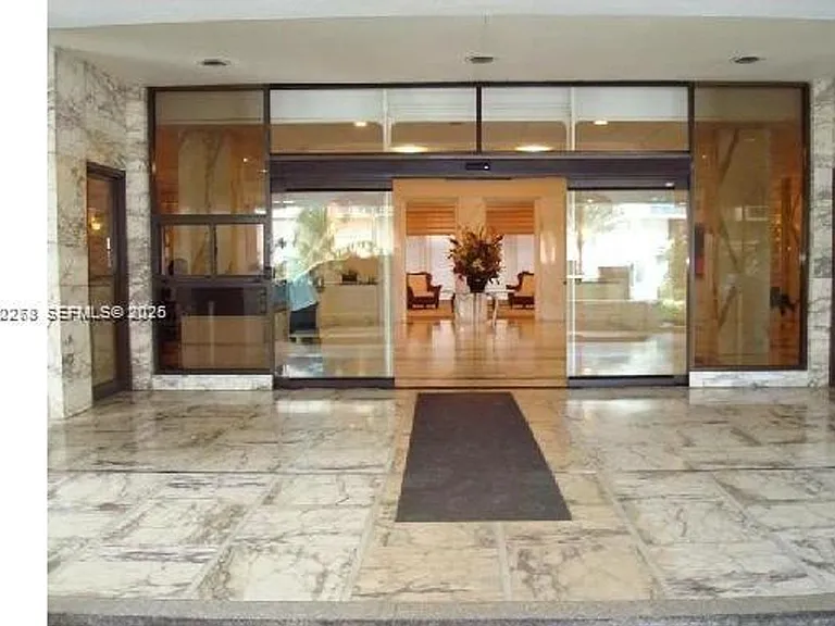 5700 Collins Ave #15H — Photo 28