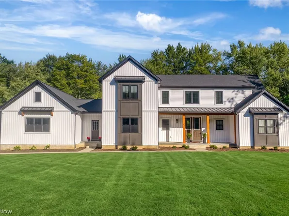 38884 Flanders Dr, Solon, OH 44139
