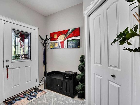 4th image of 1239 W Brightoncrest Grn SE