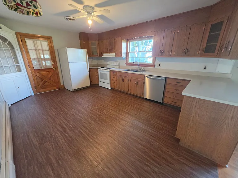 2213 Allibone Rd — Photo 9