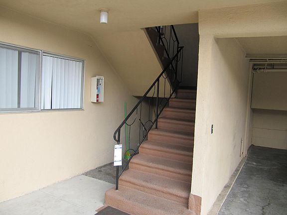 3rd image of 413 Calle Cinco #3