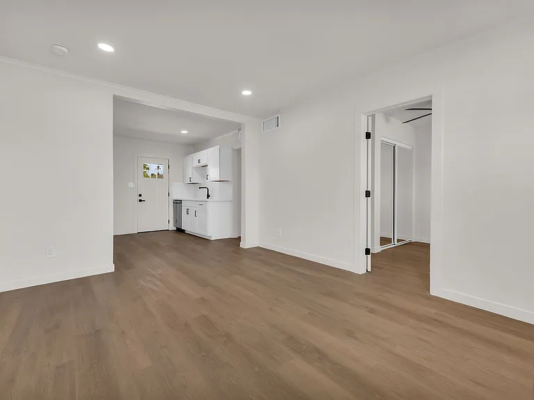 3102 E Campbell Ave #7 — Photo 2