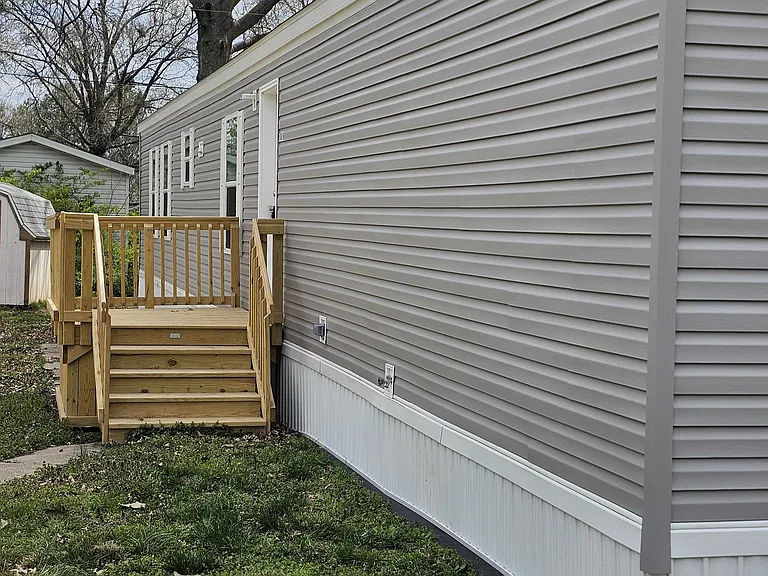 2300 Lafayette Ave #26 — Photo 3
